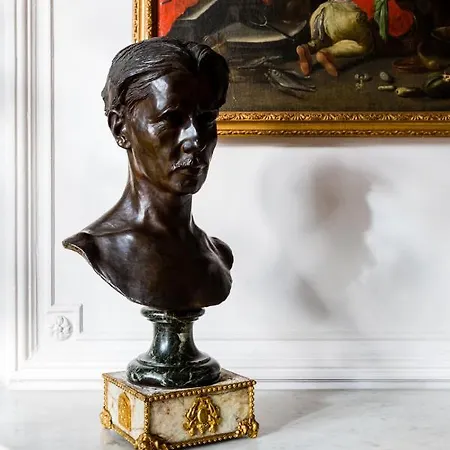 Veeve - Haussmann Beauty In The 6th * Parigi