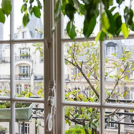 Veeve - Haussmann Beauty In The 6th * Parigi